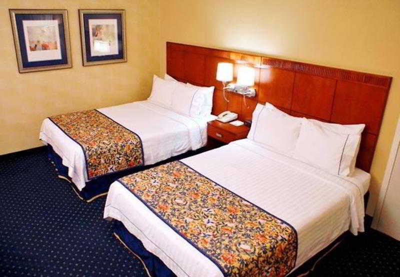 Courtyard By Marriott Atlanta Executive Park/Emory Hotel Druid Hills Phòng bức ảnh
