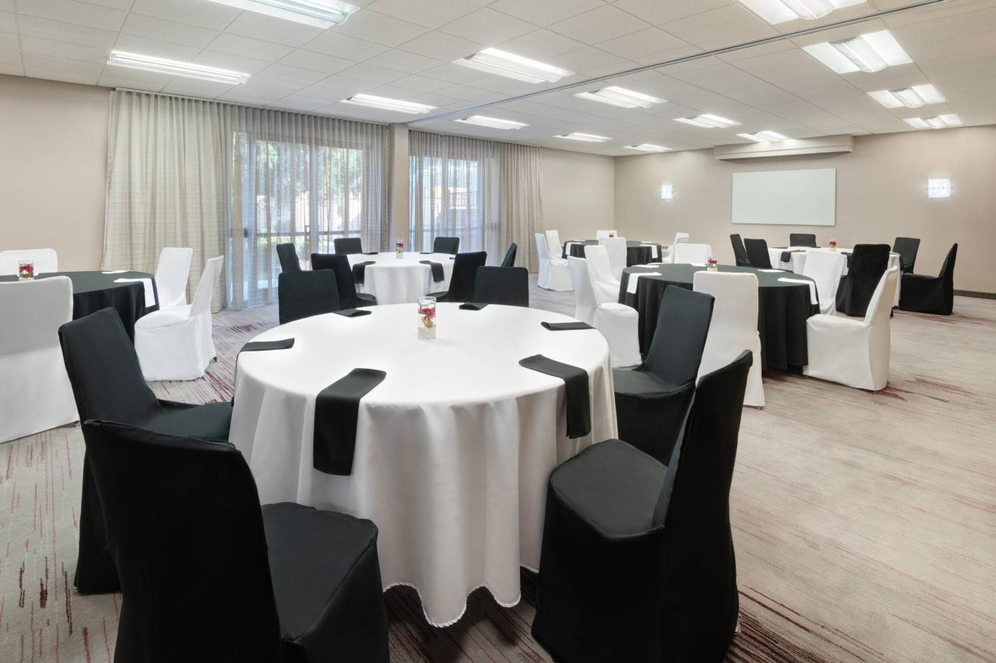 Courtyard By Marriott Atlanta Executive Park/Emory Hotel Druid Hills Ngoại thất bức ảnh